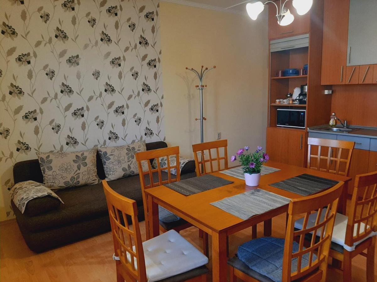 Aqua Apartman Gyula Exterior photo