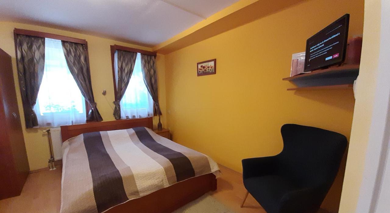 Aqua Apartman Gyula Exterior photo