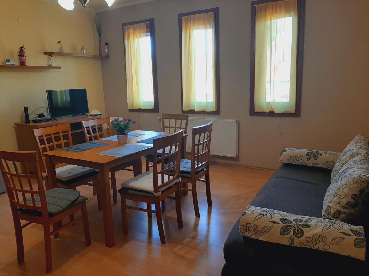 Aqua Apartman Gyula Exterior photo