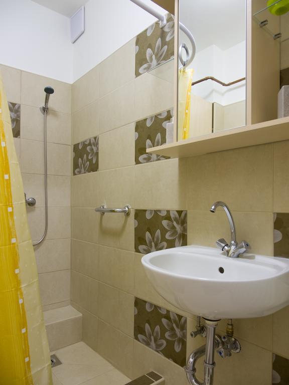 Aqua Apartman Gyula Exterior photo