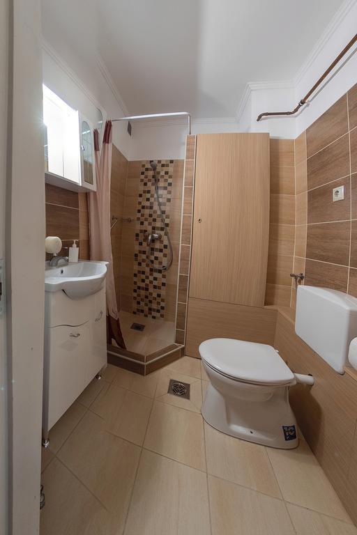 Aqua Apartman Gyula Exterior photo