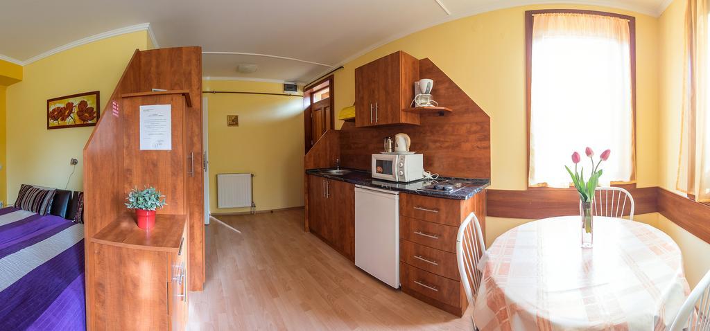 Aqua Apartman Gyula Exterior photo