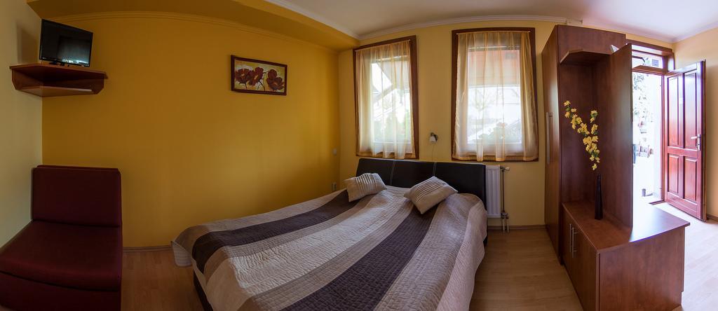 Aqua Apartman Gyula Exterior photo
